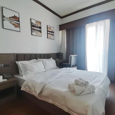 Passion Makati Aparthotel Makati City Kültér fotó